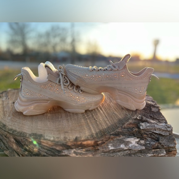 Steve Madden Maxima Sneaker - Picture 7 of 7